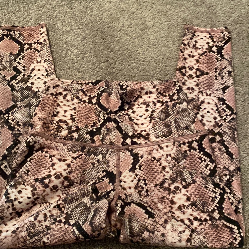 high rise snake print leggings